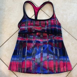 Nike athletic top like new
